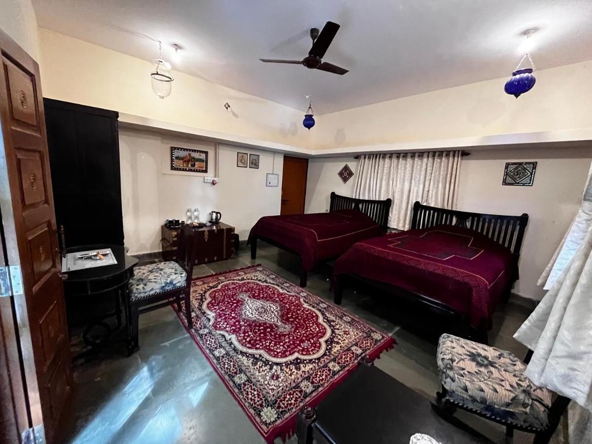 Sharad Baug Homestay Bhuj Eksteriør billede